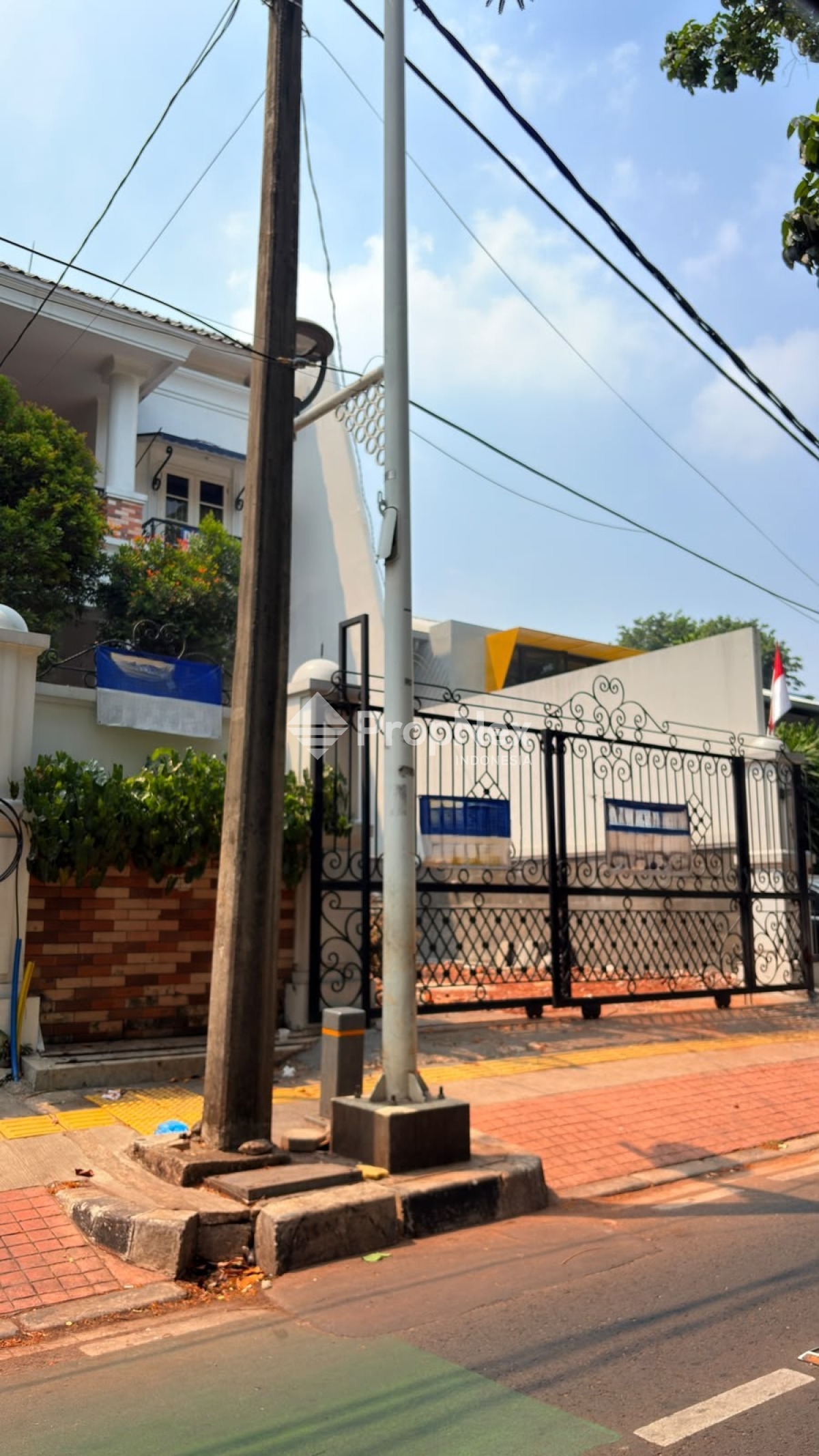 Rumah Mewah 2,5 Lantai Strategis & Siap Huni di Tebet Timur — foto 2